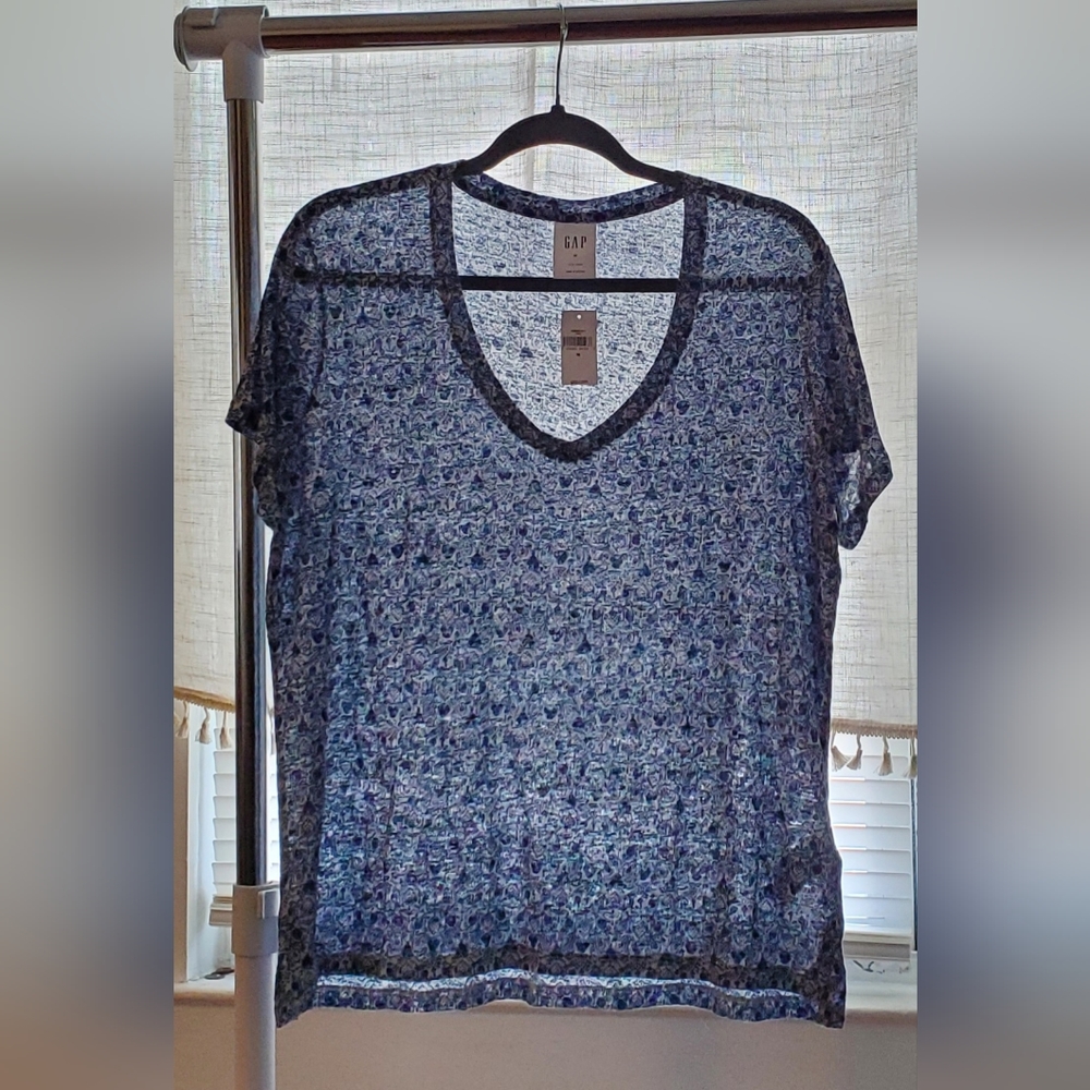 Women's V neck, short sleeve , Floral Design M
